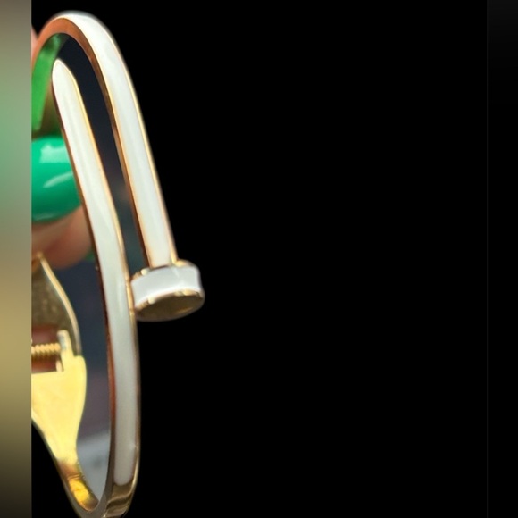 18K gold plated vintage cream gold-tone Nail fashion bracelet - Picture 4 of 12